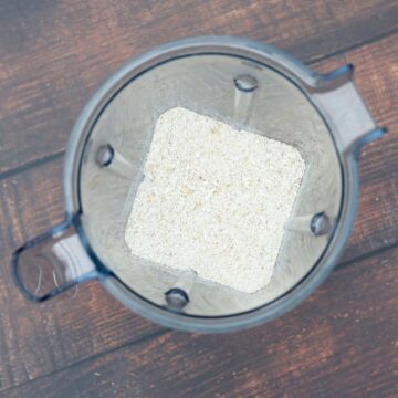 Process Shot: homemade oat flour in blender