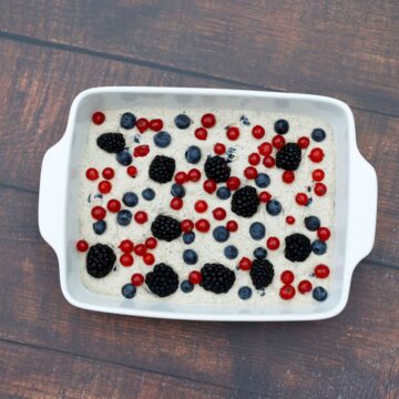 Process Shot: baking dish with oat mixture